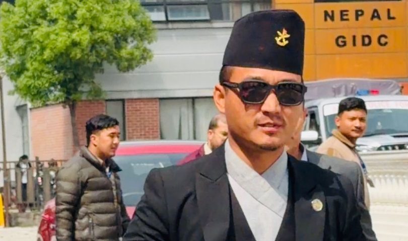 संसद्‍को पहिलो बैठकमा तीन वटा अध्यादेश पेश गर्दै गृहमन्त्री सुधन गुरुङ